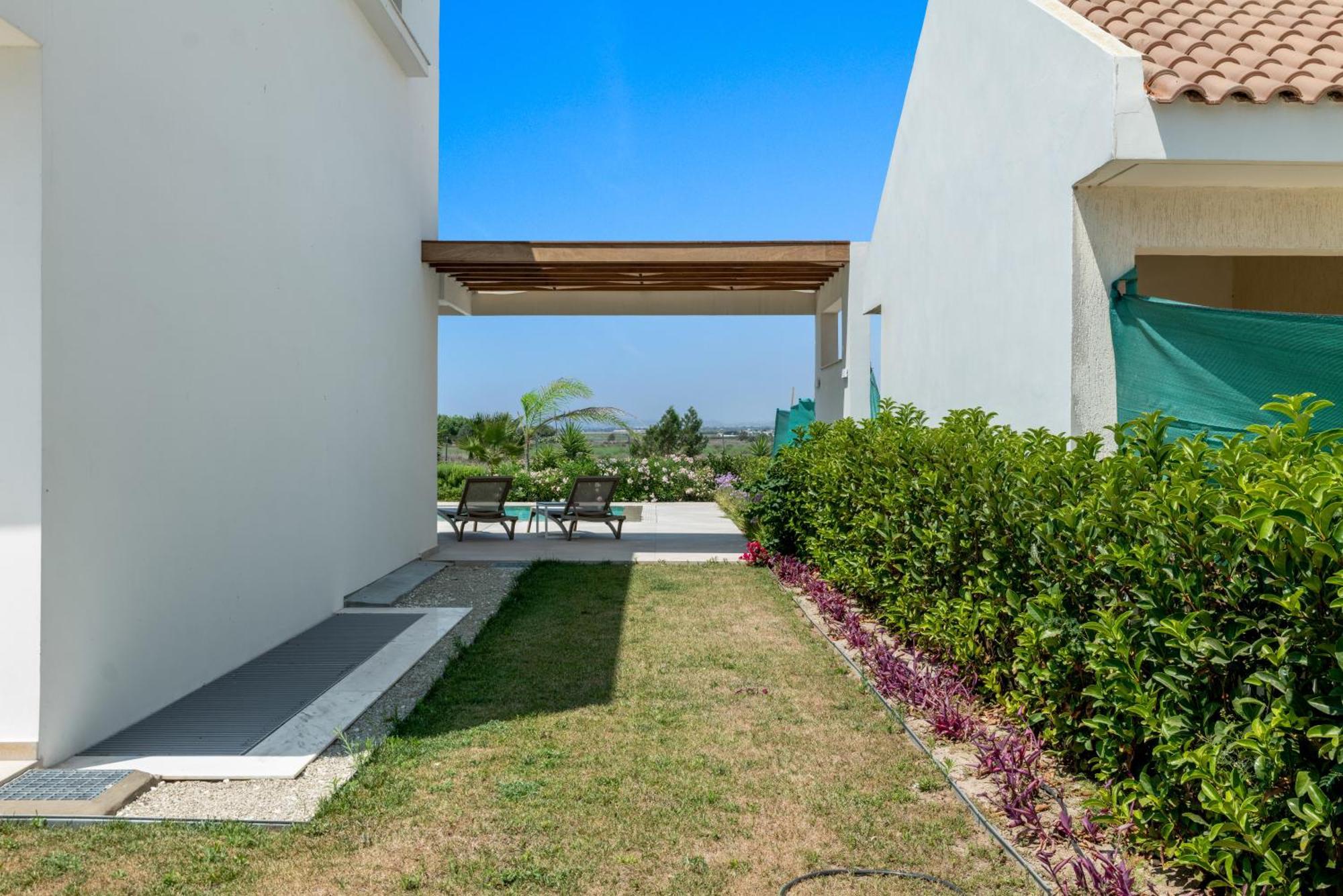 Serenity Waves Villa 17 Larnaca Extérieur photo