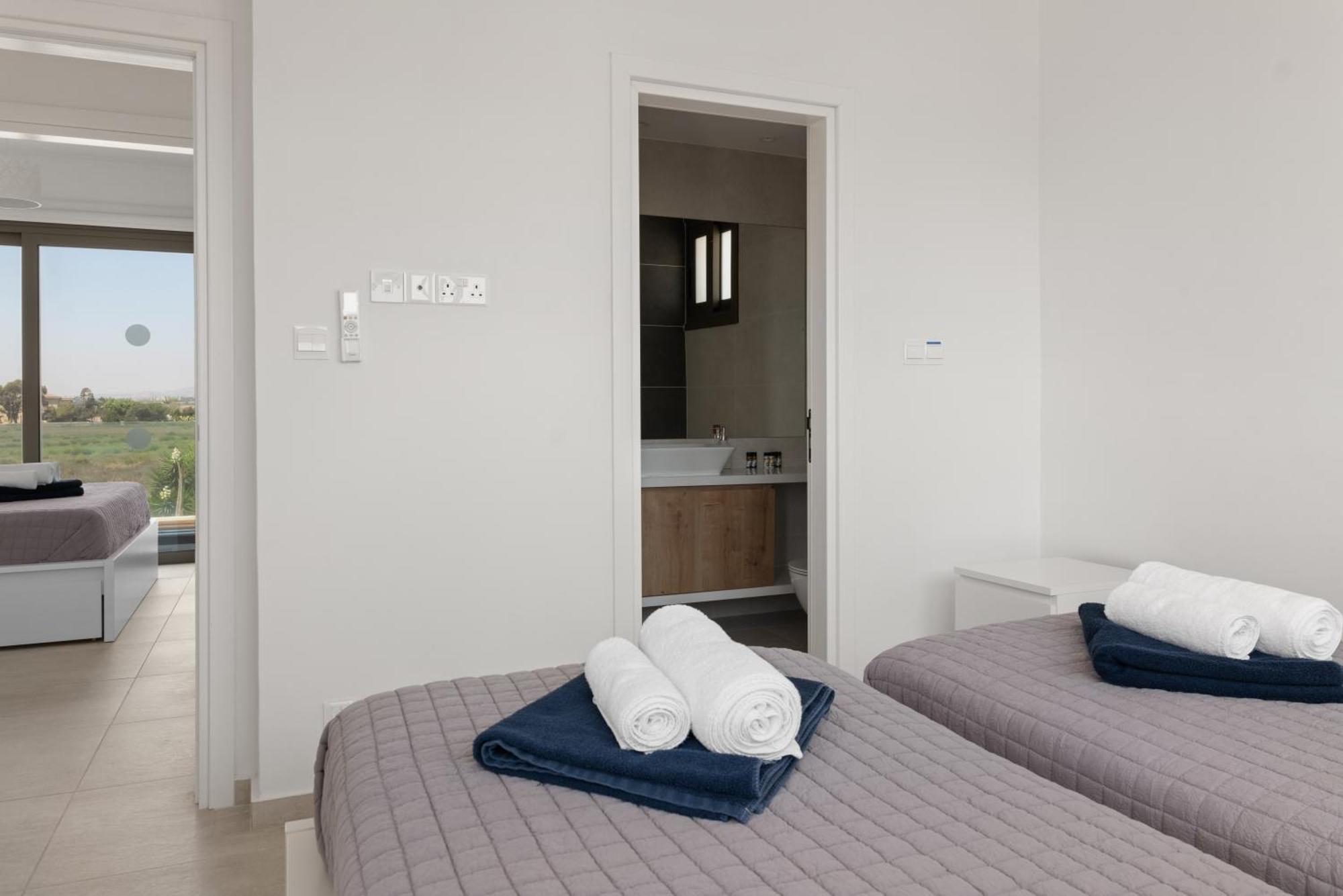 Serenity Waves Villa 17 Larnaca Extérieur photo